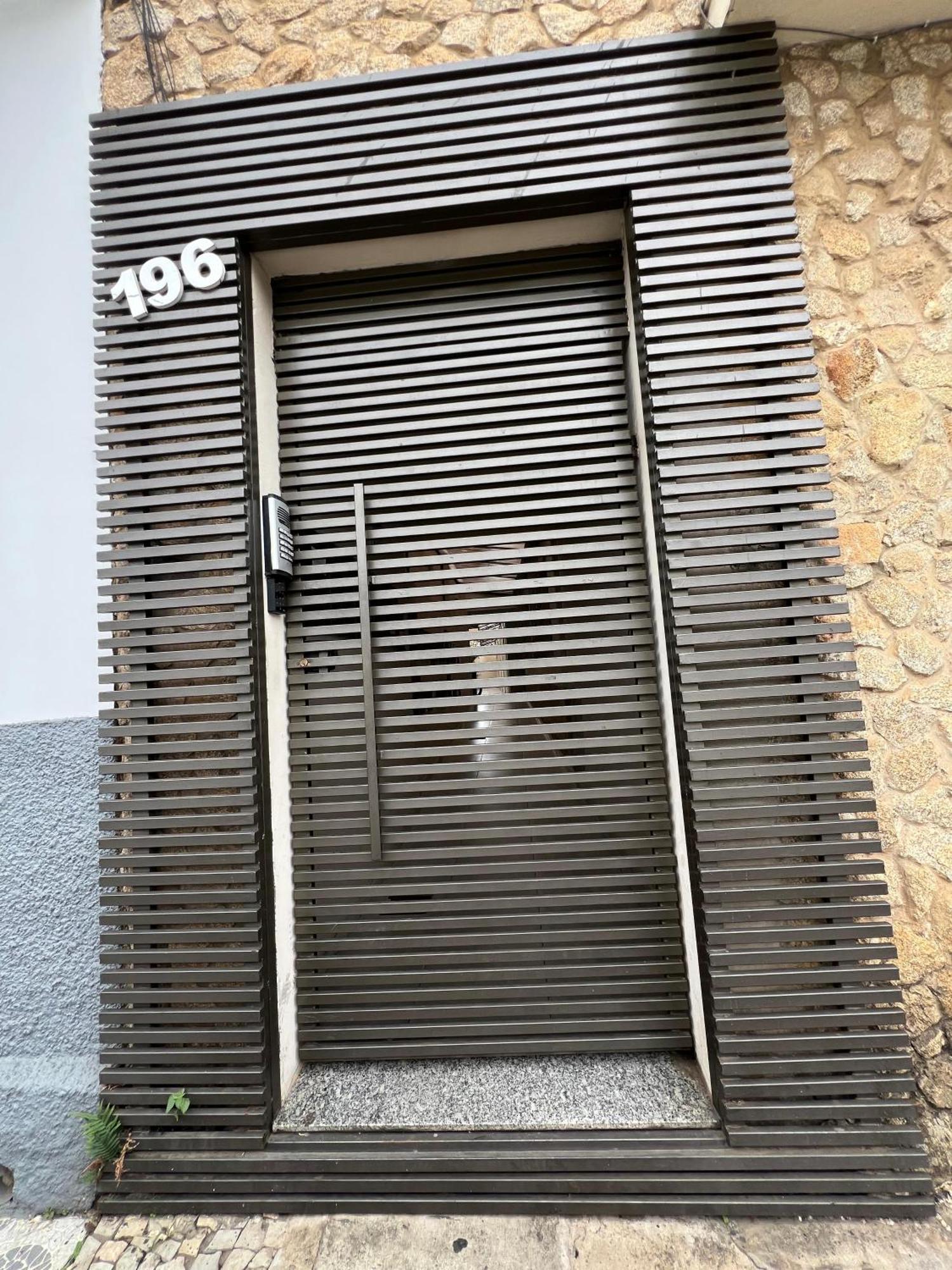 Apartamento Em Sao Joao Del Rei, Ao Lado Da Estacao Ferroviaria, Estacionamento E Ar Condicionado Exterior foto